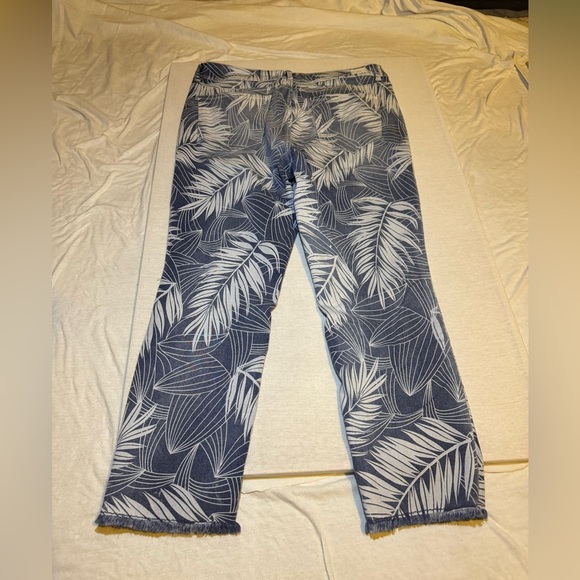Jordache Denim with Blue and White Pattern - Picture 6 of 6